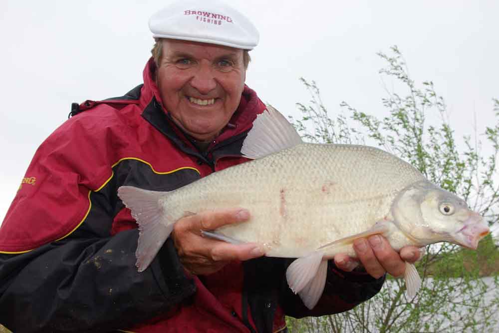  ‘Bream only’, Bob Nudd gaat met de vaste hengel op brasem!