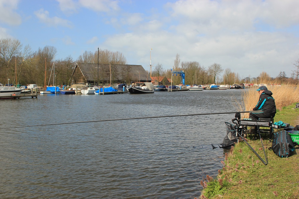 Witvissen in de herfst Vlaardingse Vaart