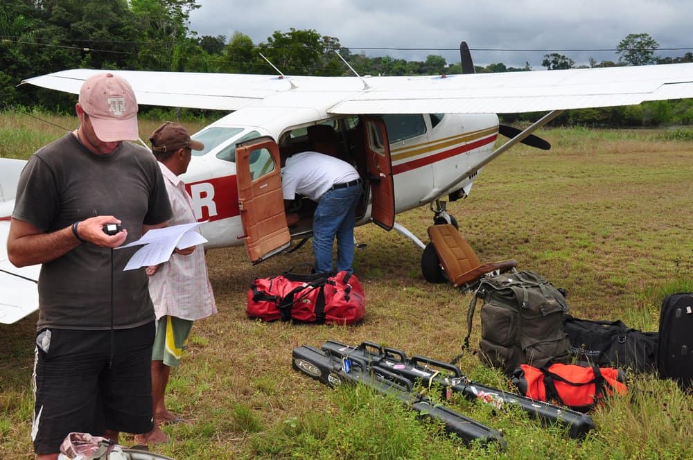 Zelfs een stoel moest er aan geloven in Guyana!