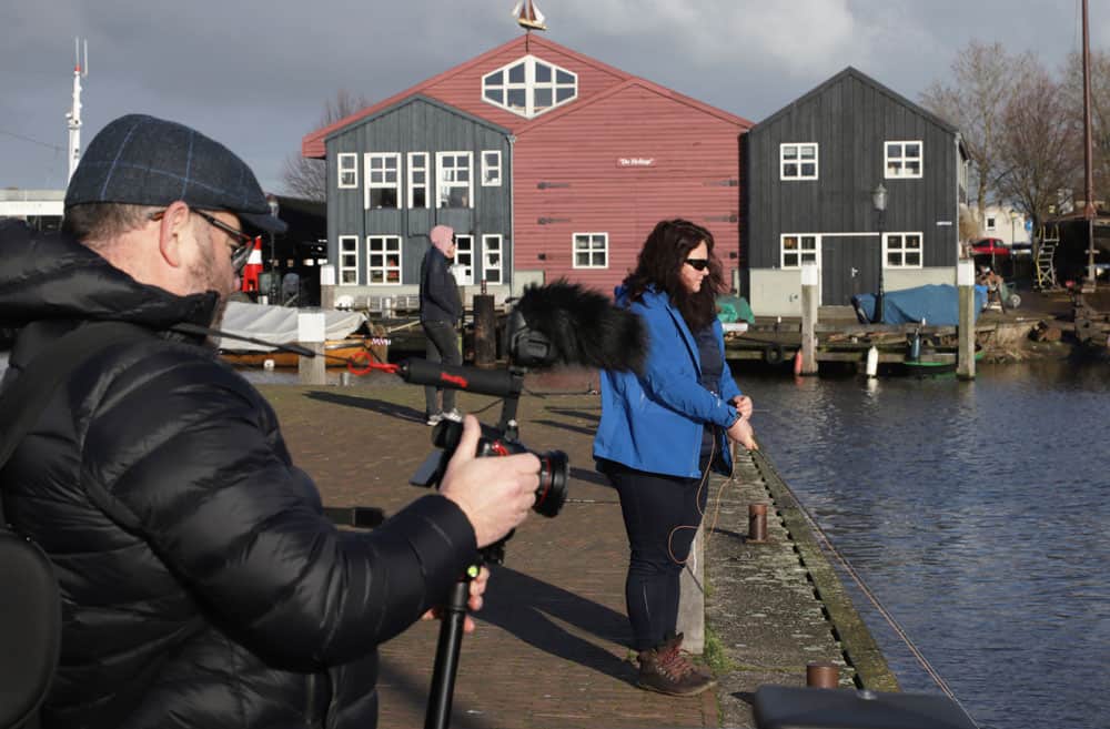 Na uitleg over de uitrusting, de kunstvliegen en de wijze van vissen gingen Glenda en Rudy aan de slag.