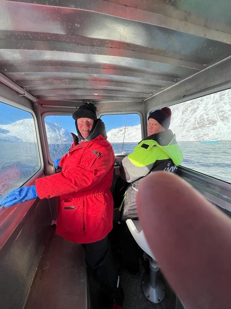 Daarop besloten we verder naar het noorden te varen en achter het eiland Silda in de luwte te proberen de drop off te bereiken.