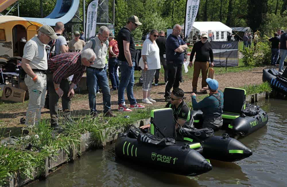 Uitleg over het gebruik van een motor onder je bellyboot bij Float Plus.