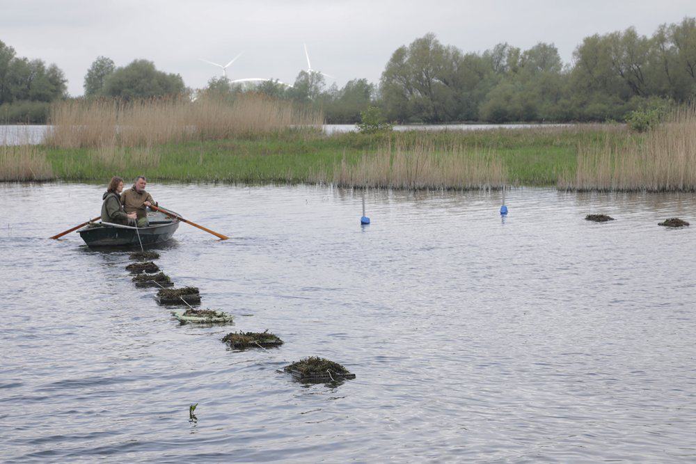 De derde en laatste reeks wordt naar de plek gesleept.