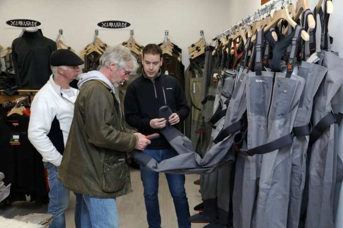 Wanneer je graag wadend vist op roofvis, met kunstaas of met de vliegenhengel, dan kun je niet voorbij aan Fly Supply in Lelystad wanneer je op zoek bent naar een nieuw waadpak, bijpassende warmtekleding en een waadjack.