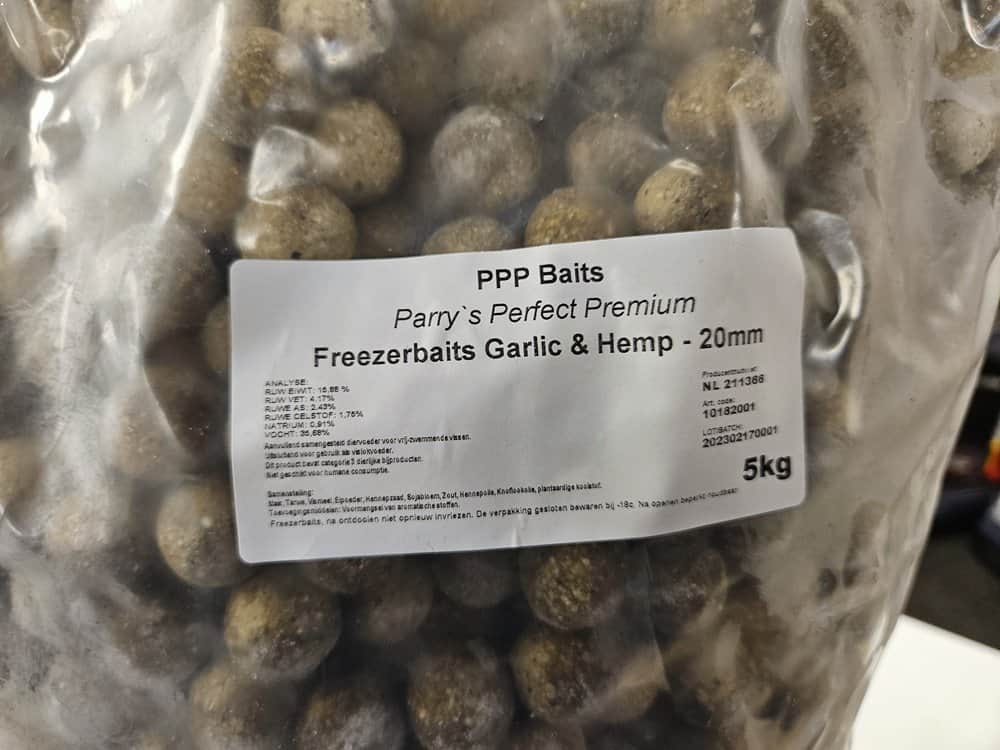 De freezerbaits worden geleverd met vangstgarantie (zie de website)…