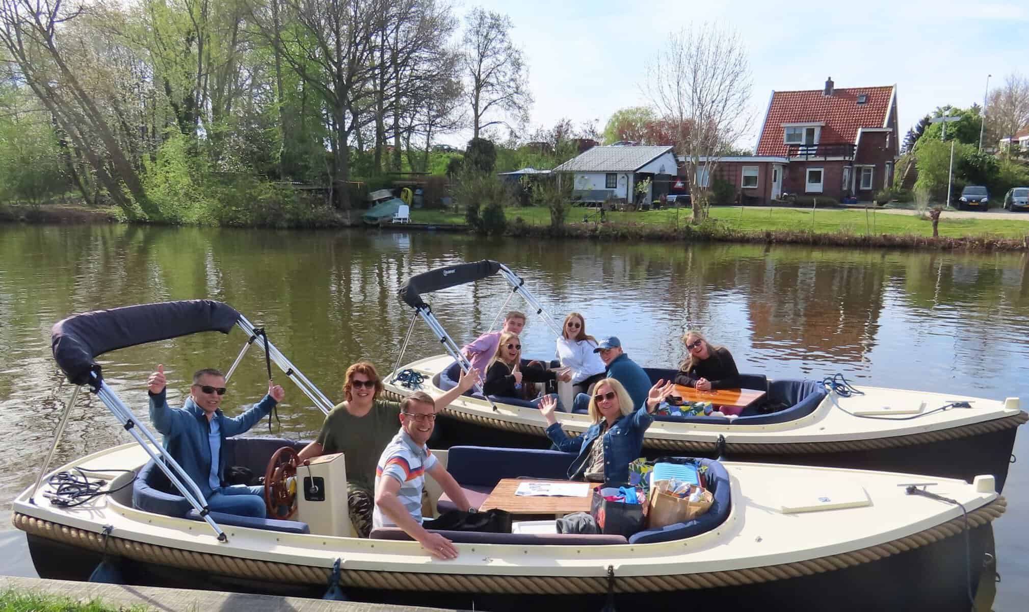 EcoRecreatie verhuurt hard bellyboten, inclusief fish finder en elektromotor, maar ook elektrische sloepen en SUP boards.