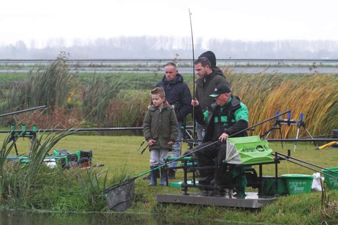 Hengelsport Kruidenier biedt nu op een groot aantal Power Carp vaste hengel packs van Sensas tot dertig procent korting!