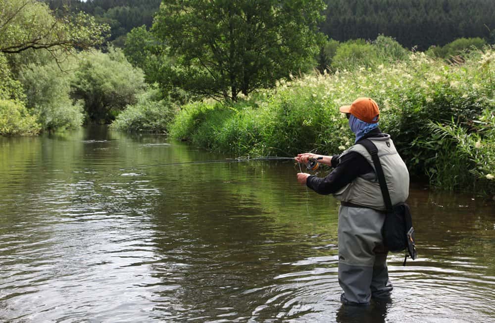 De rivier de Kyll werd vroeger druk bezocht door Nederlandse en Belgische vliegvissers, maar een bezoek is nog steeds de moeite waard!