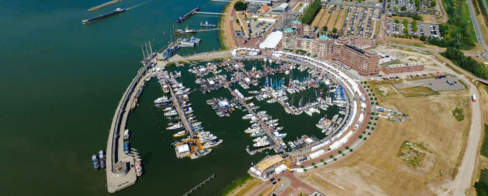 Tussen 30 augustus en 3 september ligt de Bataviahaven gevuld met meer dan 400 boten.