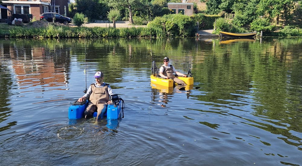 Vanuit de Hard Bellyboten, eventueel uitgerust met elektromotor en fishfinder, vis je op plekken waar je vanaf de kant niet bij kunt.