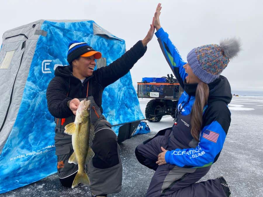 De staat Minnesota biedt een grote verscheidenheid aan vissoorten die gevangen kunnen worden tijdens het ijsvissen, zoals snoek, baars, snoekbaars en meerval.