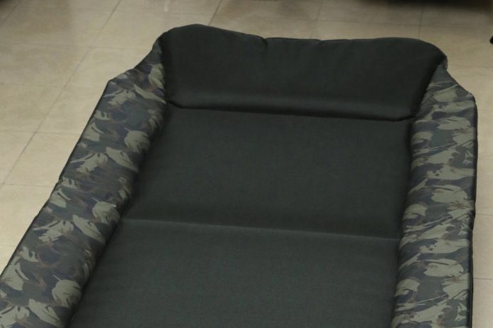 De dit jaar geïntroduceerde B-Carp Bedchair uit het assortiment van groothandel Arca is uitgevoerd met zes telescopische poten die voorzien zijn van moddervoeten.