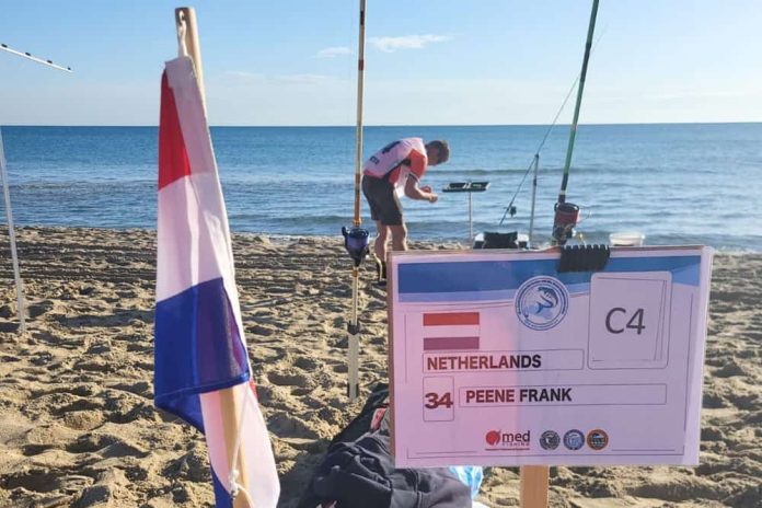 Het Nederlandse herenteam heeft een sensationele overwinning behaald bij het WK Kustvissen in Italië.